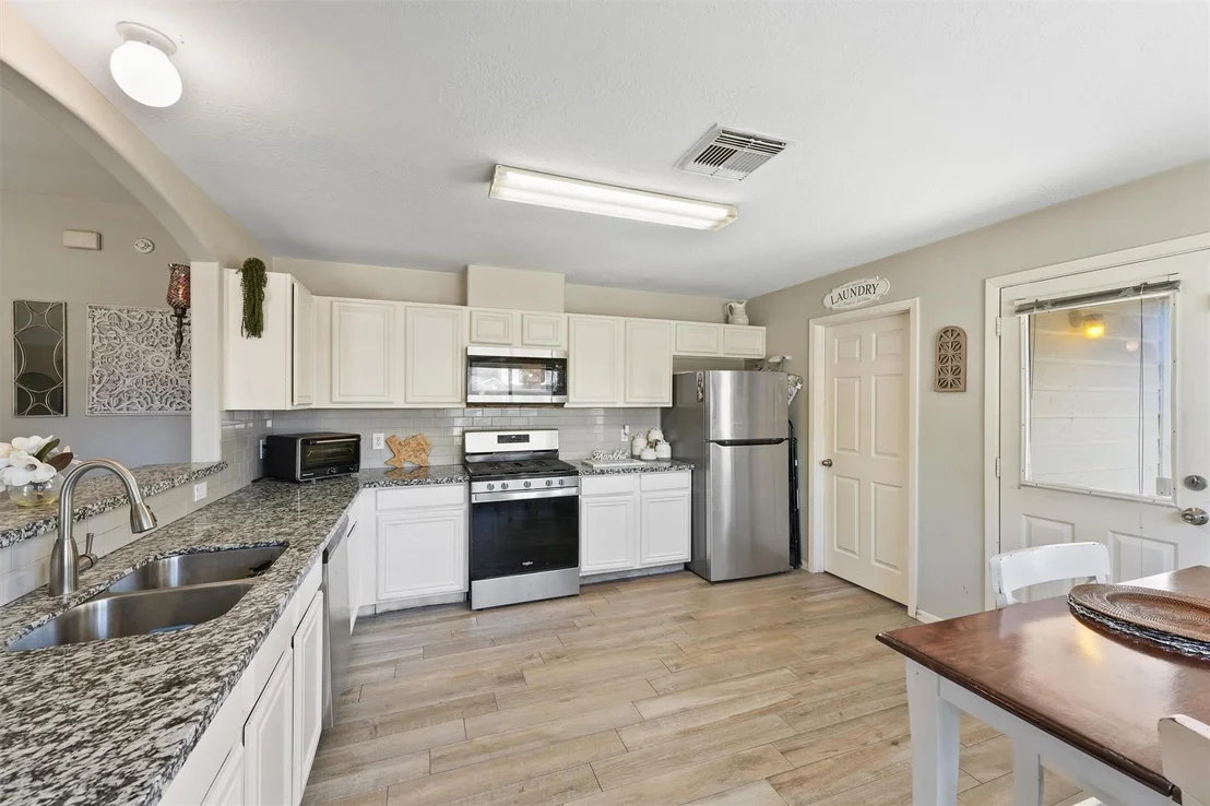 Photo of 19131 Lakota Drive