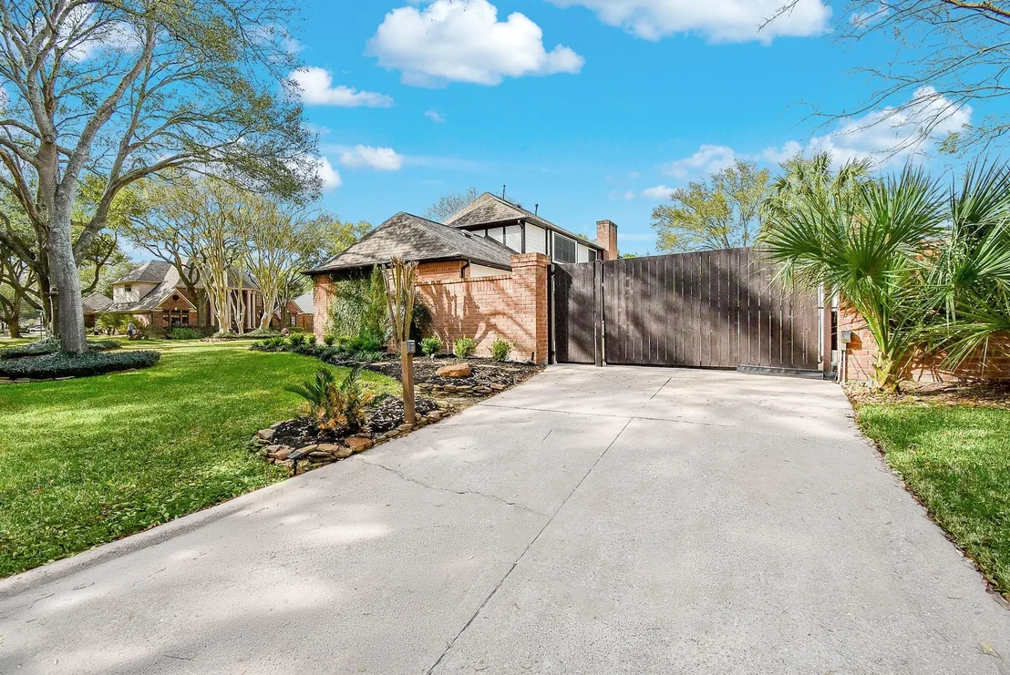 Photo of 1811 Fieldbriar Drive