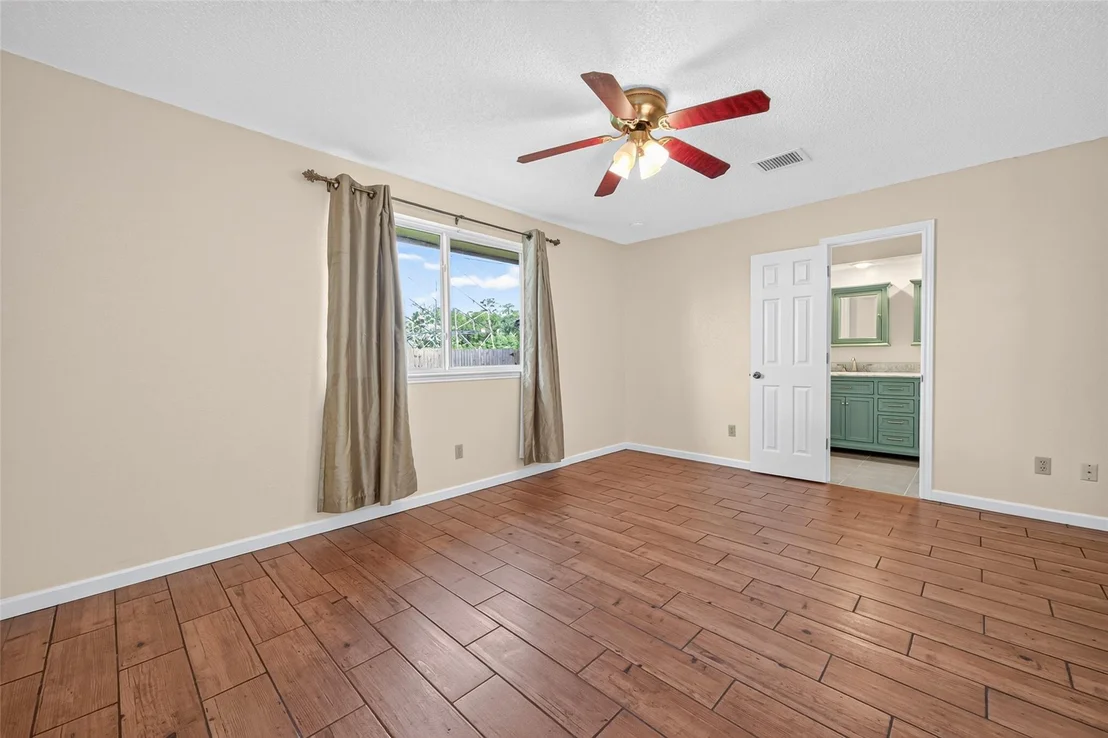 Photo of 17531 Crestline Road
