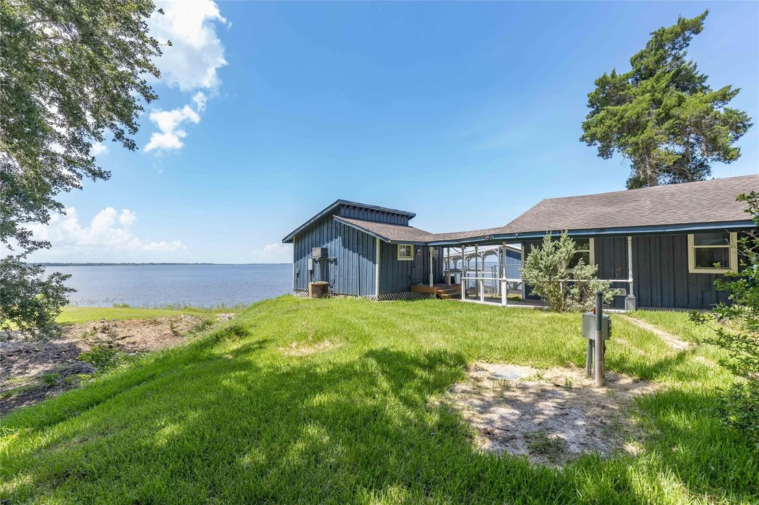 Photo of 3843 Simon Road