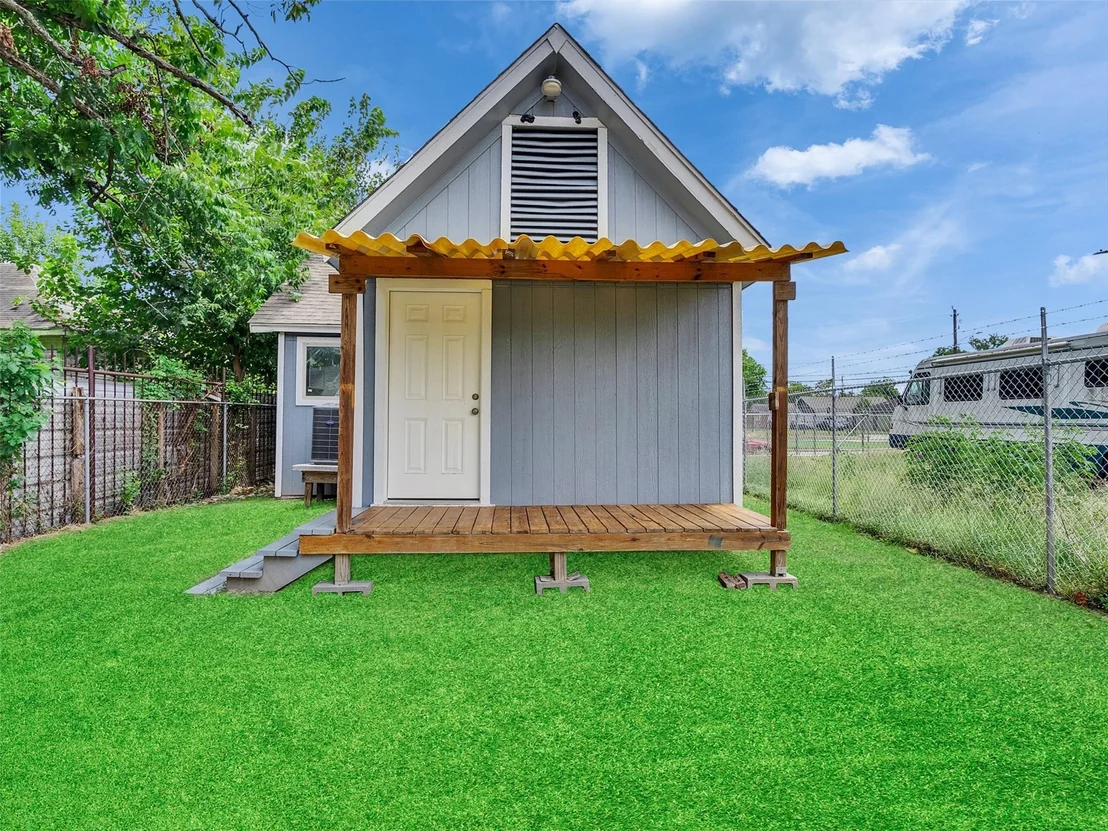 Photo of 5603 N Wayside Drive