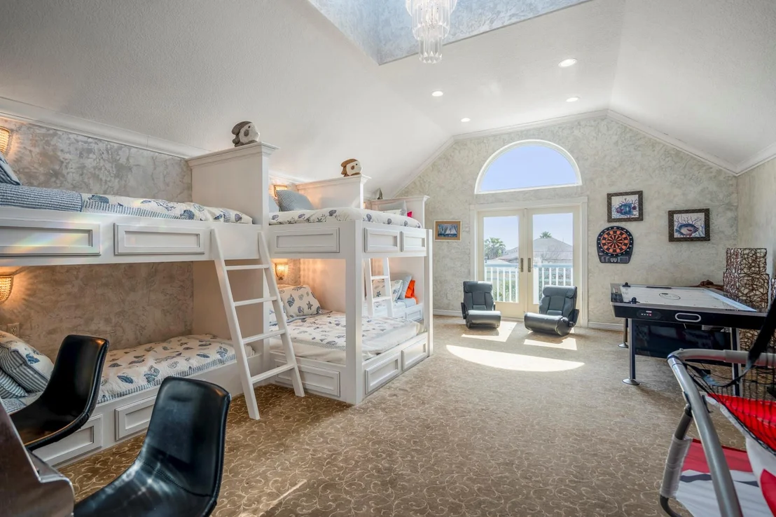 Photo of 16544 John Silver Road