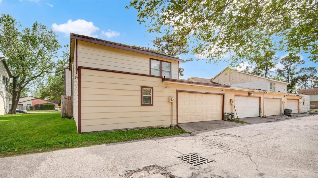 Photo of Unit D at 5703 Easthampton Drive