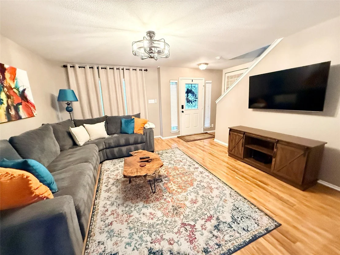 Photo of 504 Rolling Oak Drive