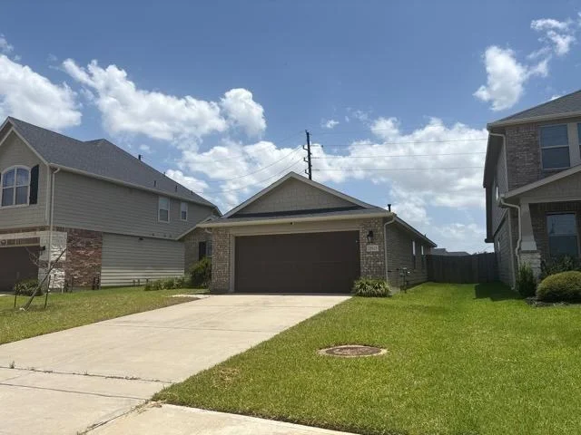 Photo of 25615 Whitehaven Gate Street