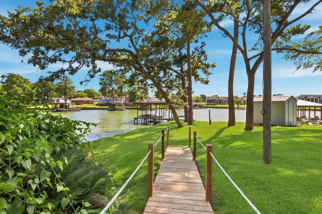 Photo of 199 Lake Drive