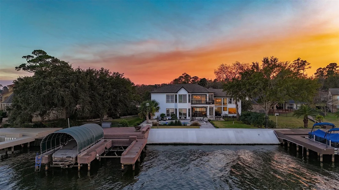 Photo of 11706 Edgewater Court