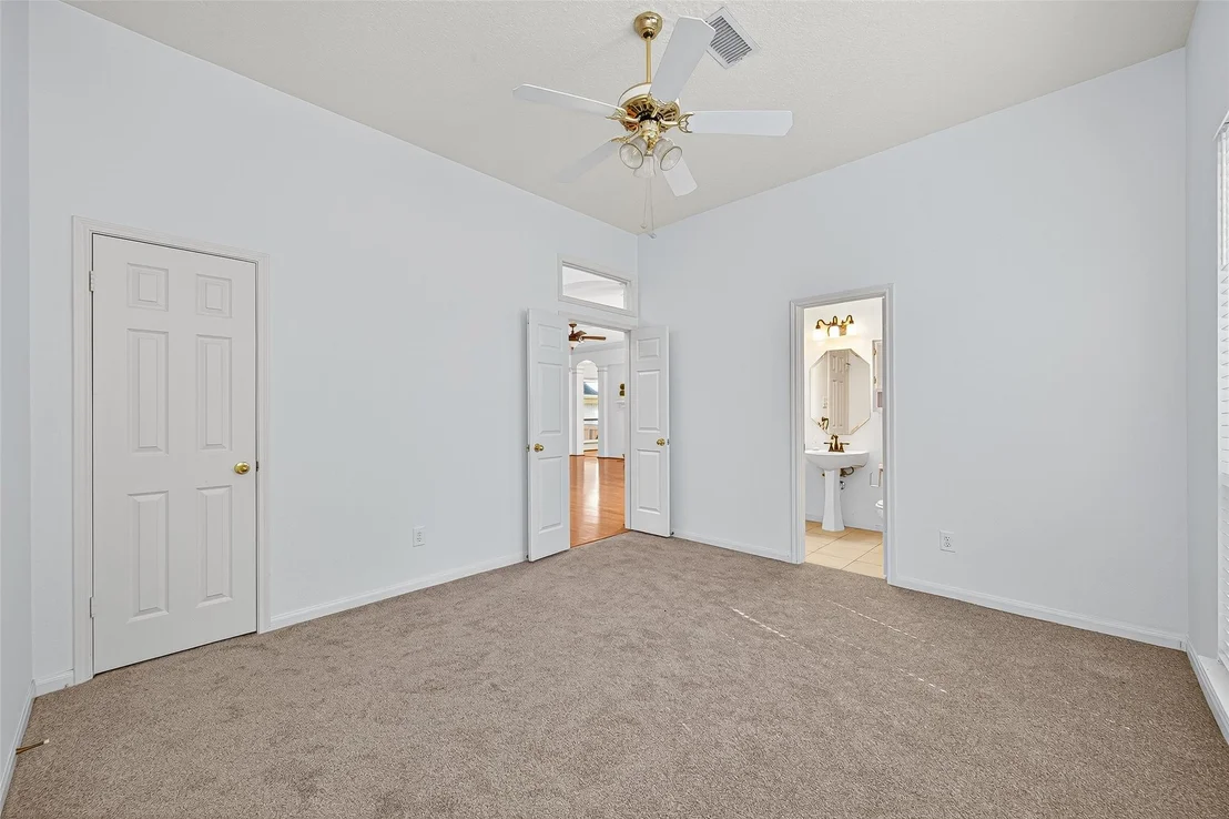 Photo of 151 W Coldbrook Circle