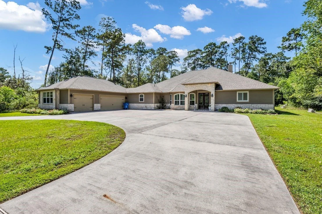 Photo of 16634 Savannah Drive