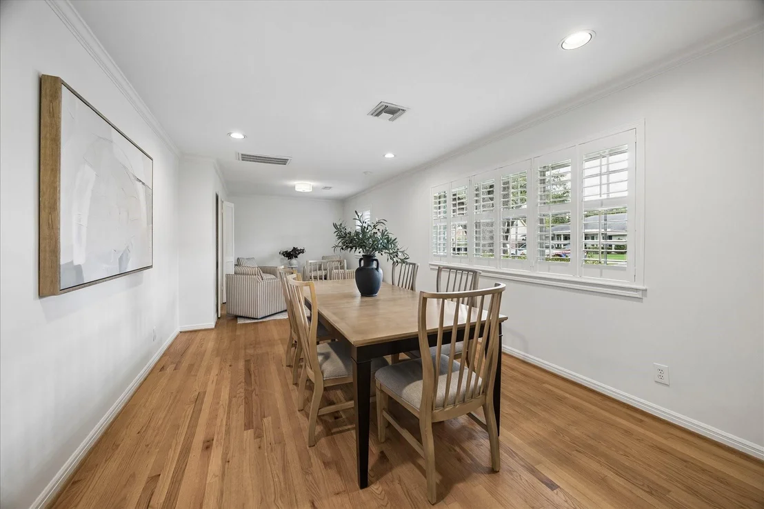 Photo of 7623 Meadowvale Drive