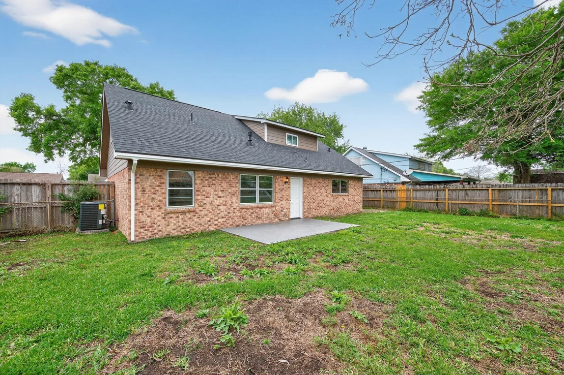Photo of 2217 Hickory Lane