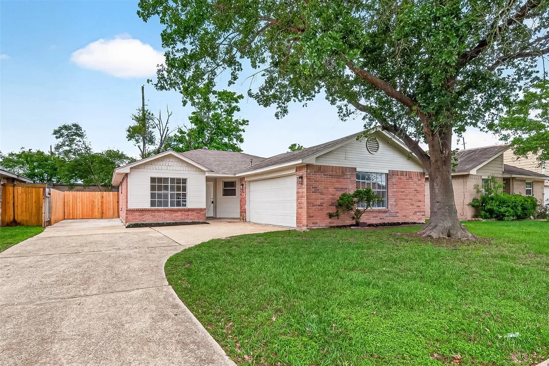 Photo of 18611 Spinney Lane Drive