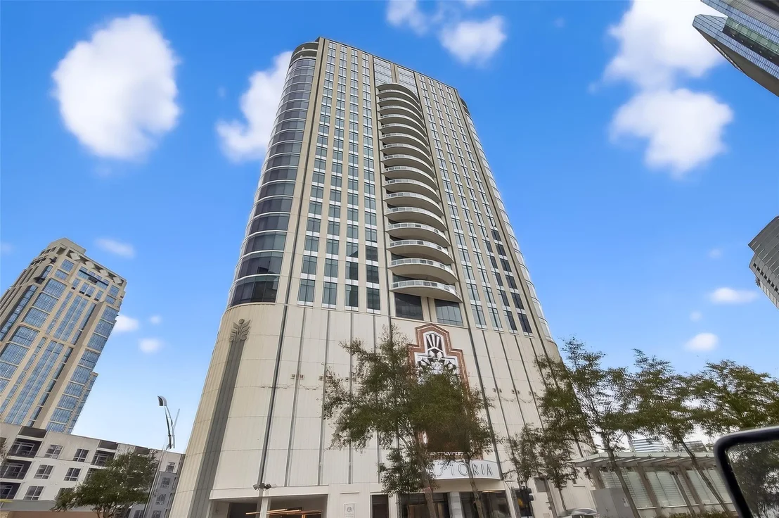 Photo of Unit 2003 at 1409 Post Oak Boulevard