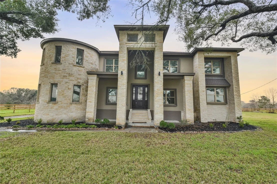 Photo of 7737 Brookside Road