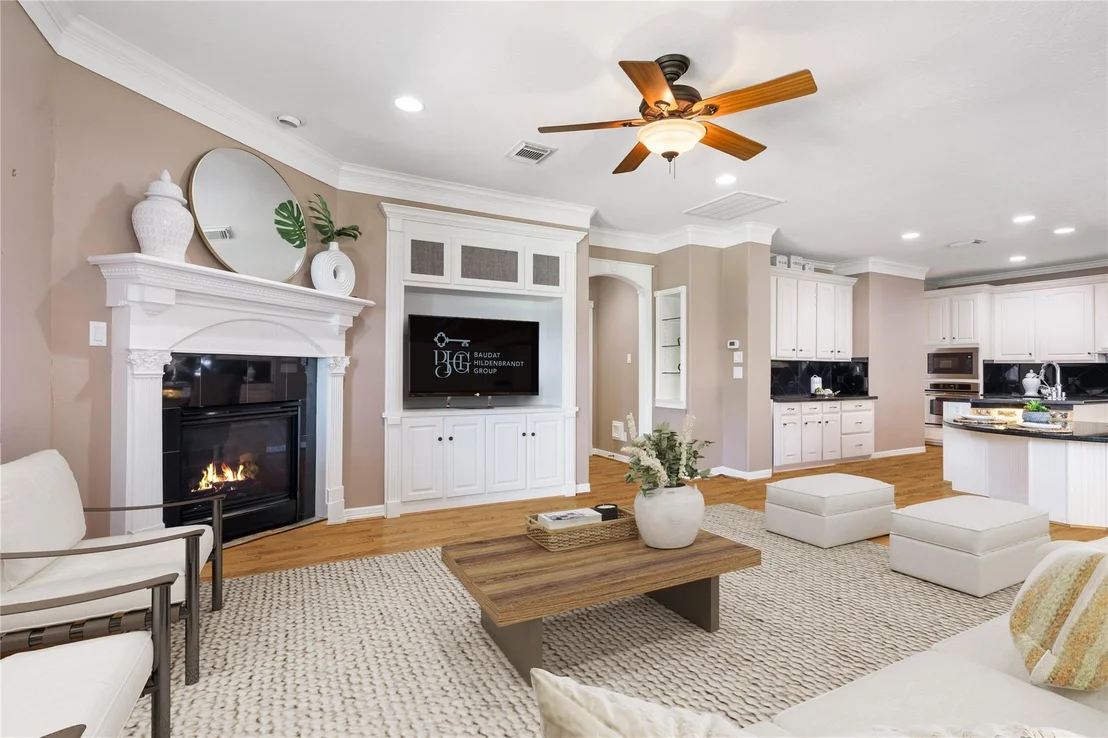 Photo of 5442 Lakeshore Drive