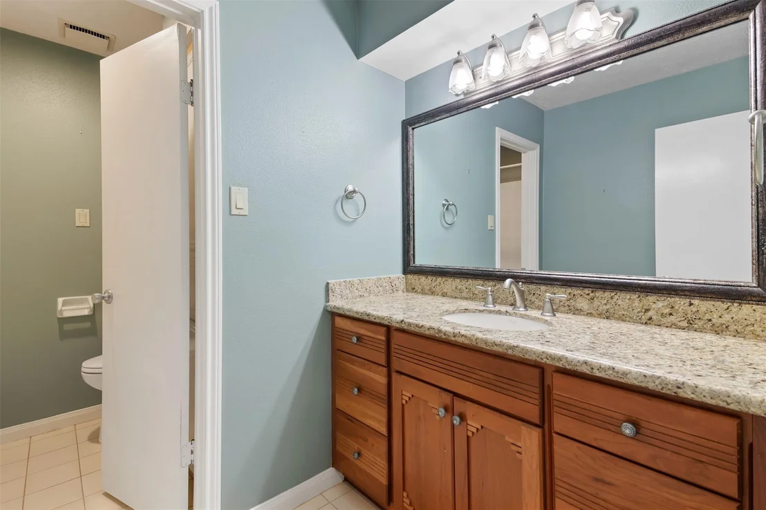 Photo of 1123 Oxborough Drive