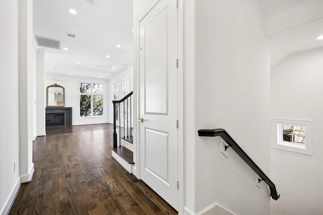 Photo of 531 Lovett Boulevard