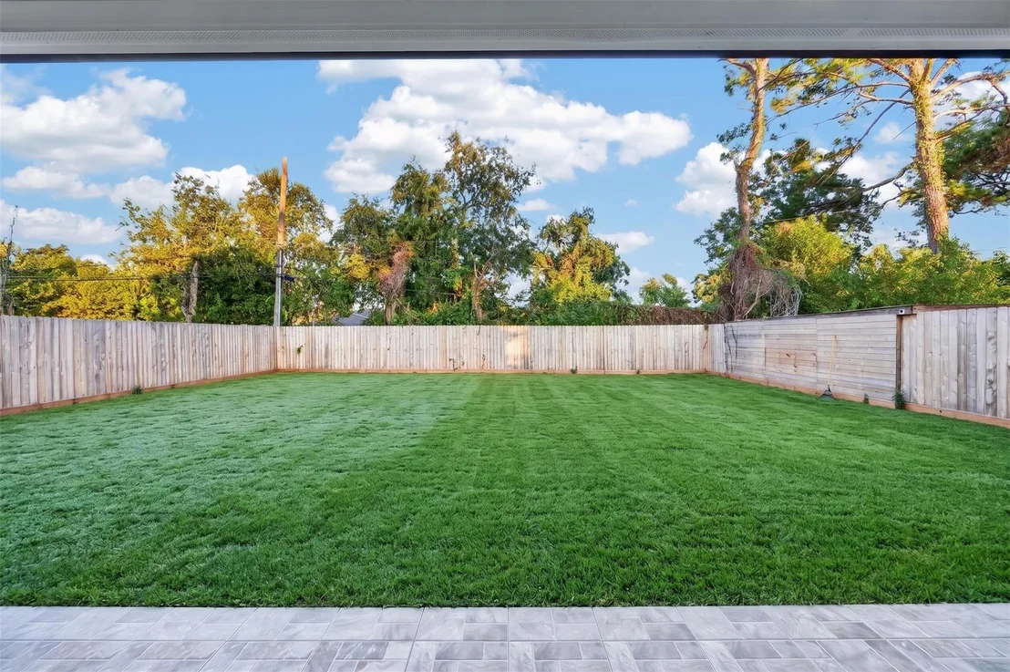 Photo of 1634 Antoine Drive