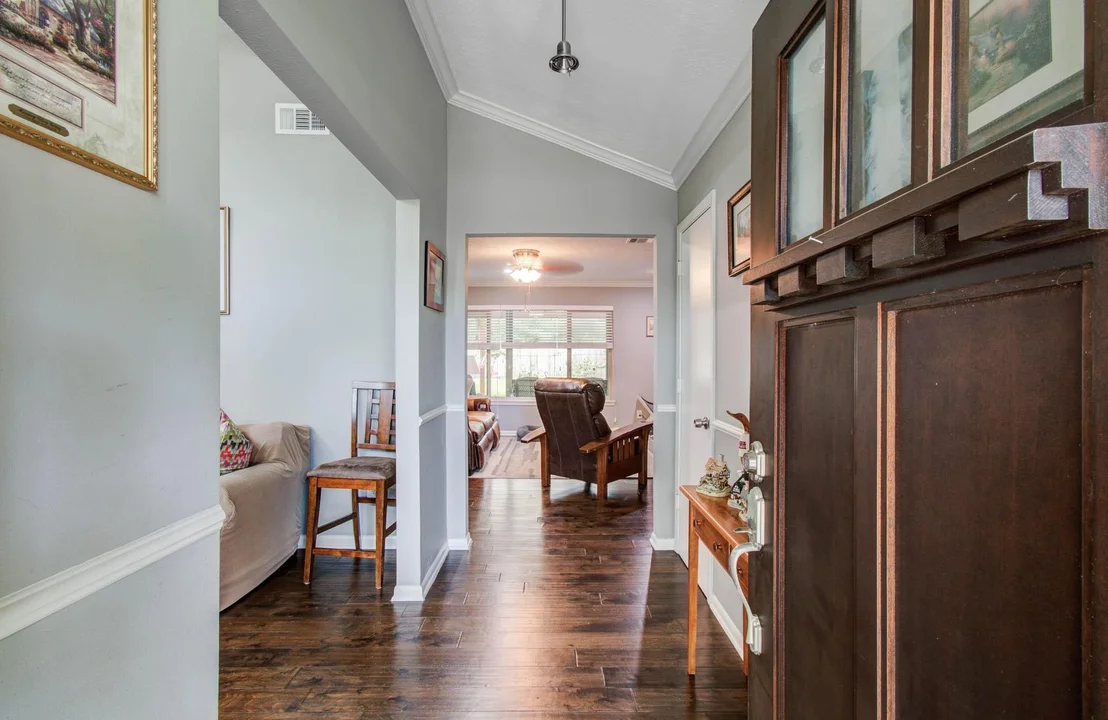 Photo of 9818 Emnora Lane