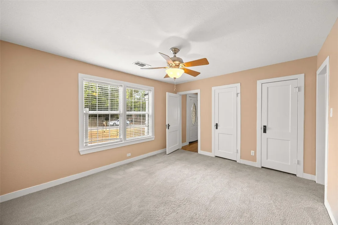 Photo of 906 W First Street