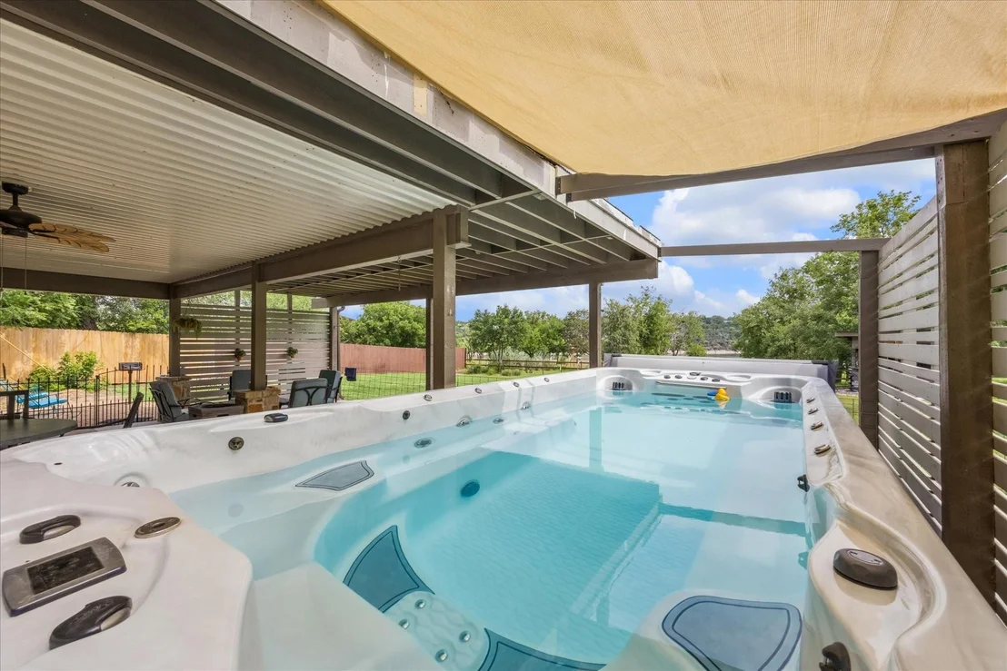 Photo of 511 Chimney Cove Drive