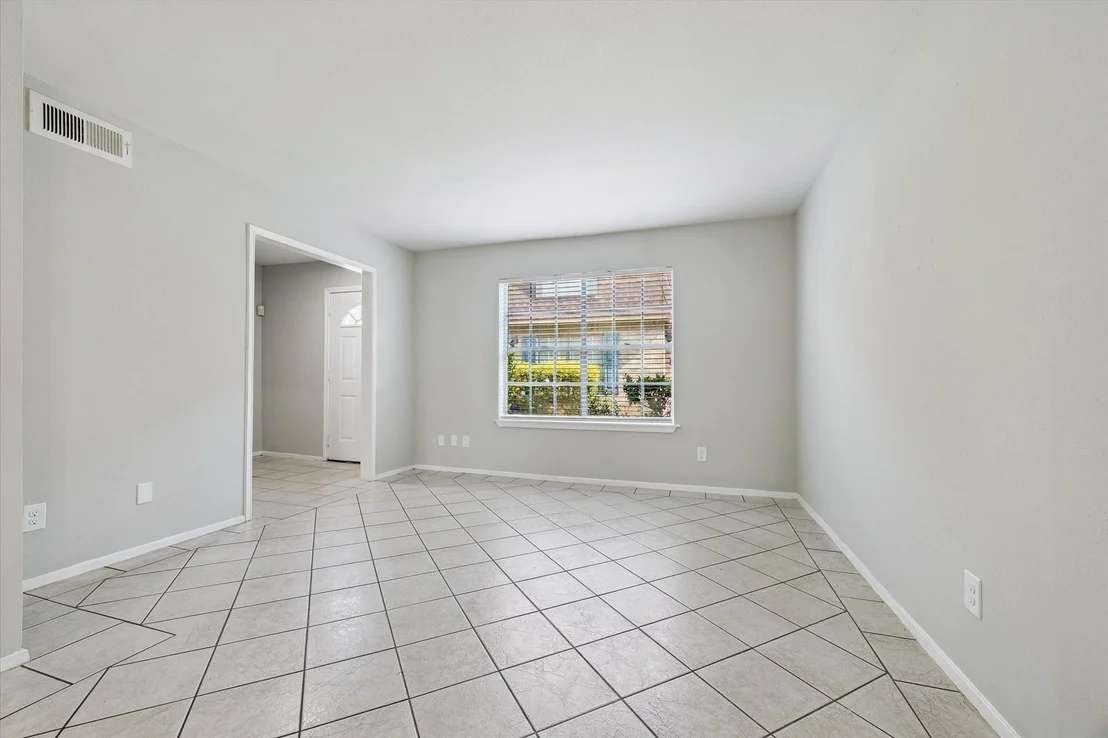 Photo of Unit 607 at 9303 Hammerly Boulevard