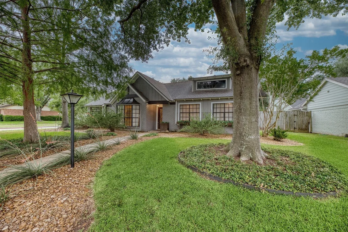 Photo of 4650 Hickory Downs Drive