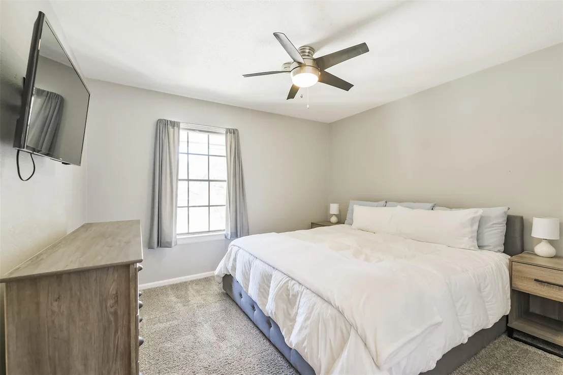 Photo of 2604 Silver Falls Drive