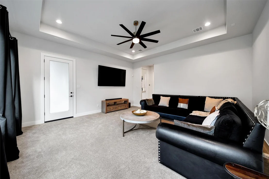 Photo of 16011 Bonjour Boulevard