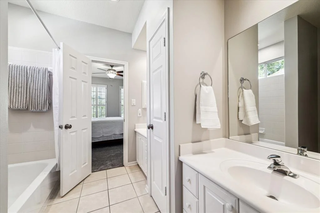 Photo of 54 E Beckonvale Circle