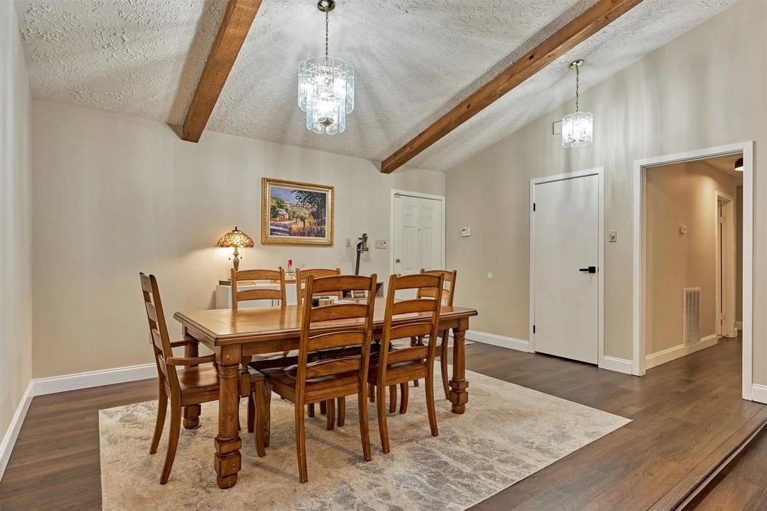 Photo of 2615 Rosewood Place