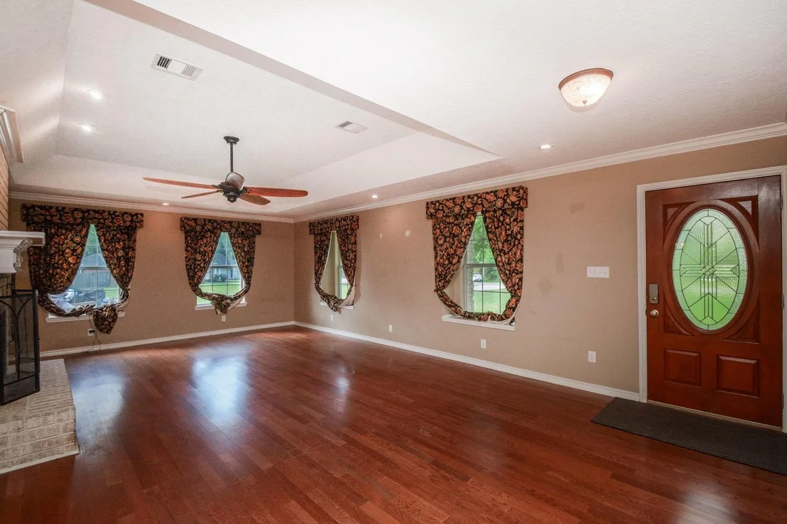 Photo of 547 Sandra Court