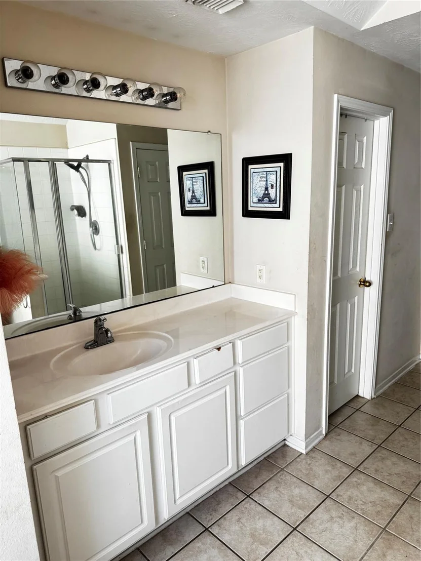 Photo of 1234 Blue Leaf Drive
