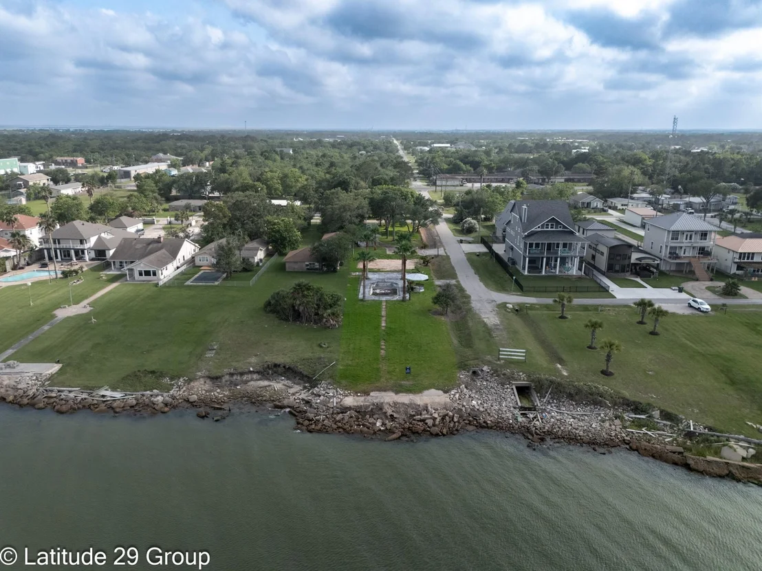 Photo of 2588 Cliff Drive