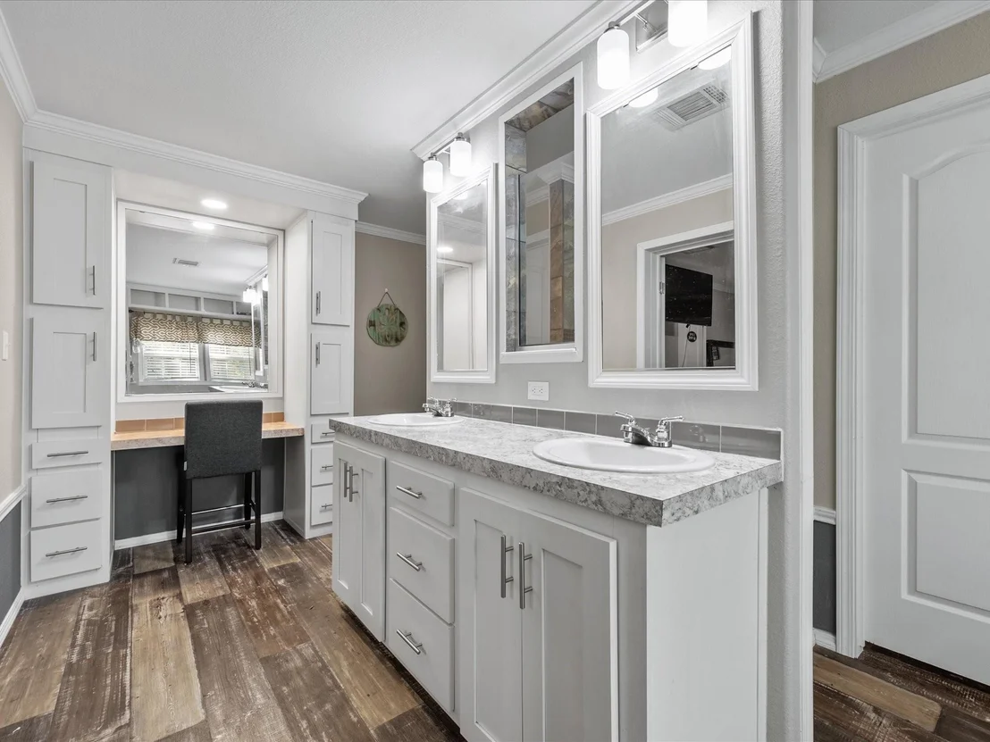 Photo of 11197 Artic Circle