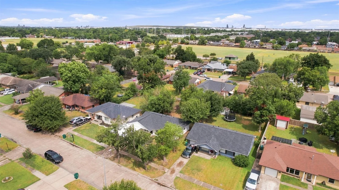 Photo of 3017 Cedarcrest Drive