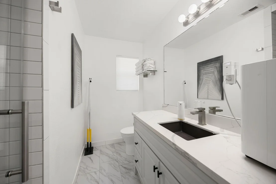 Photo of 6617 Scribner Road