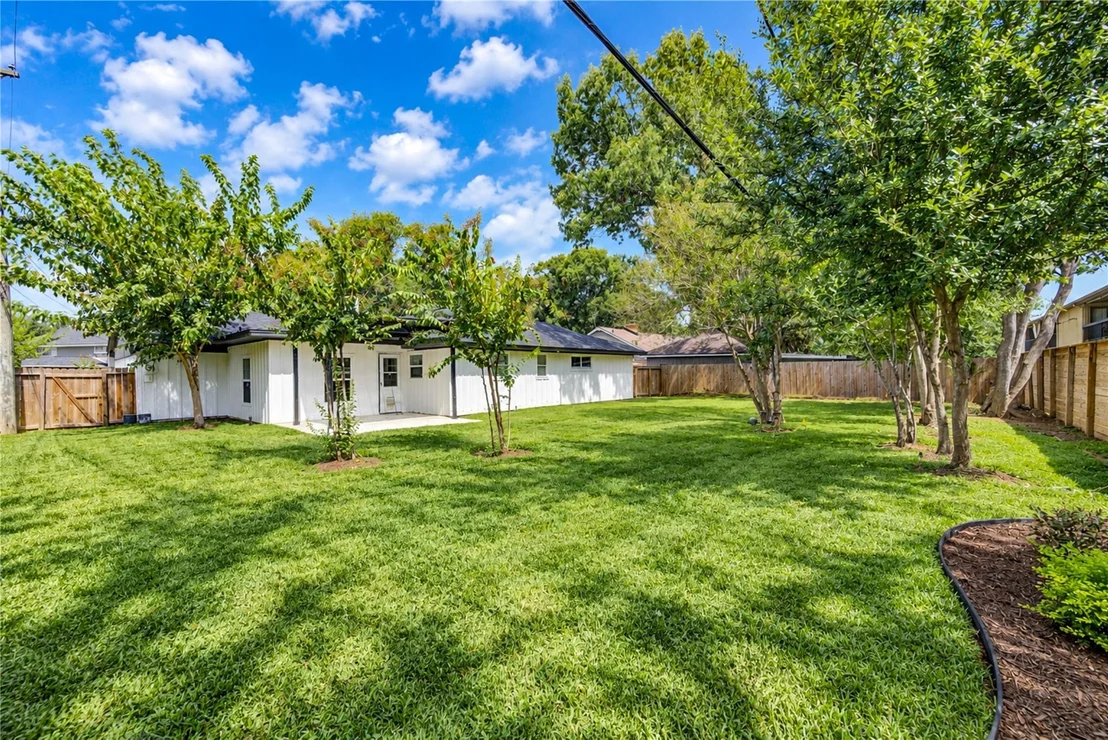 Photo of 910 Cedar Lane