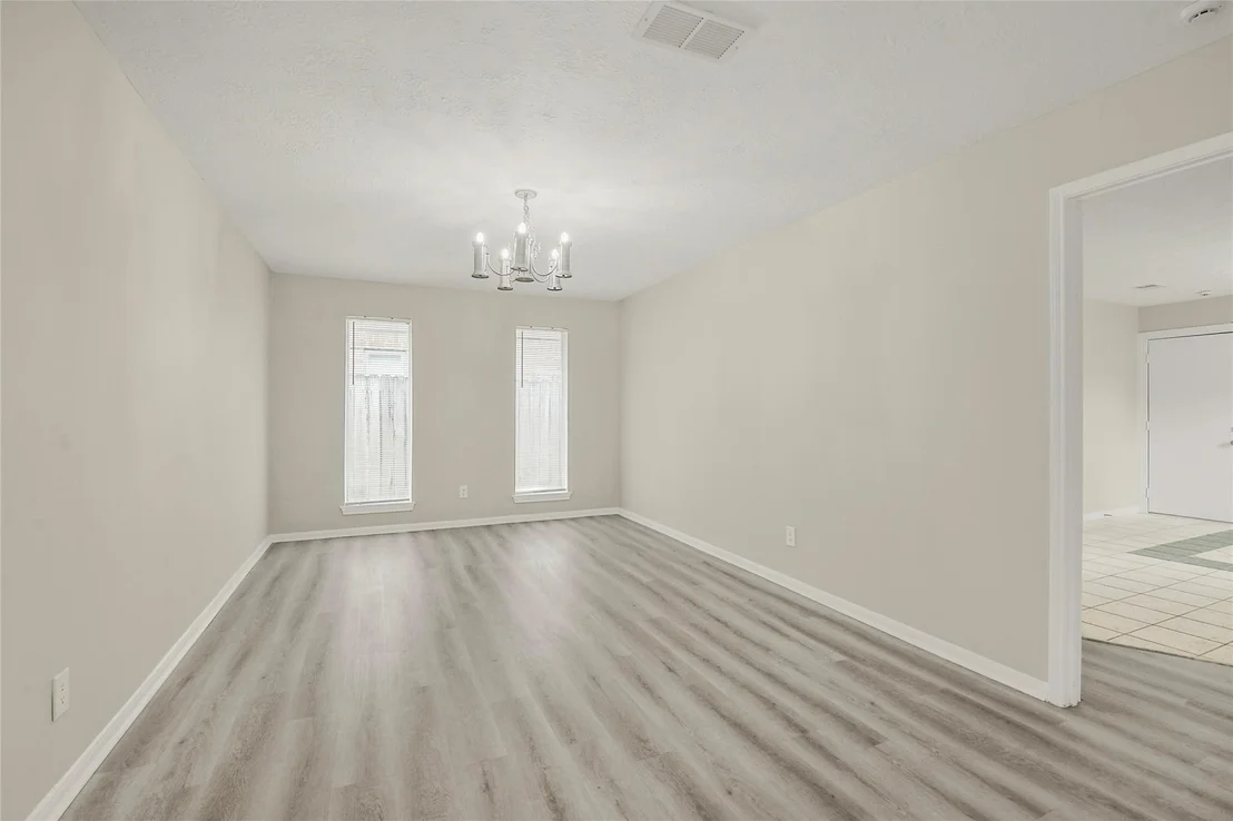 Photo of 4805 Whispering Falls Drive