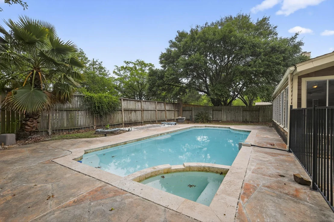 Photo of 918 Long Prairie Drive