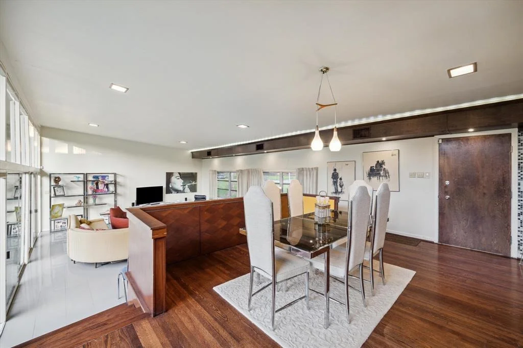 Photo of 7919 Glenview Drive