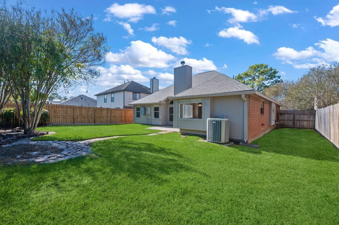 Photo of 18930 Dee Woods Drive