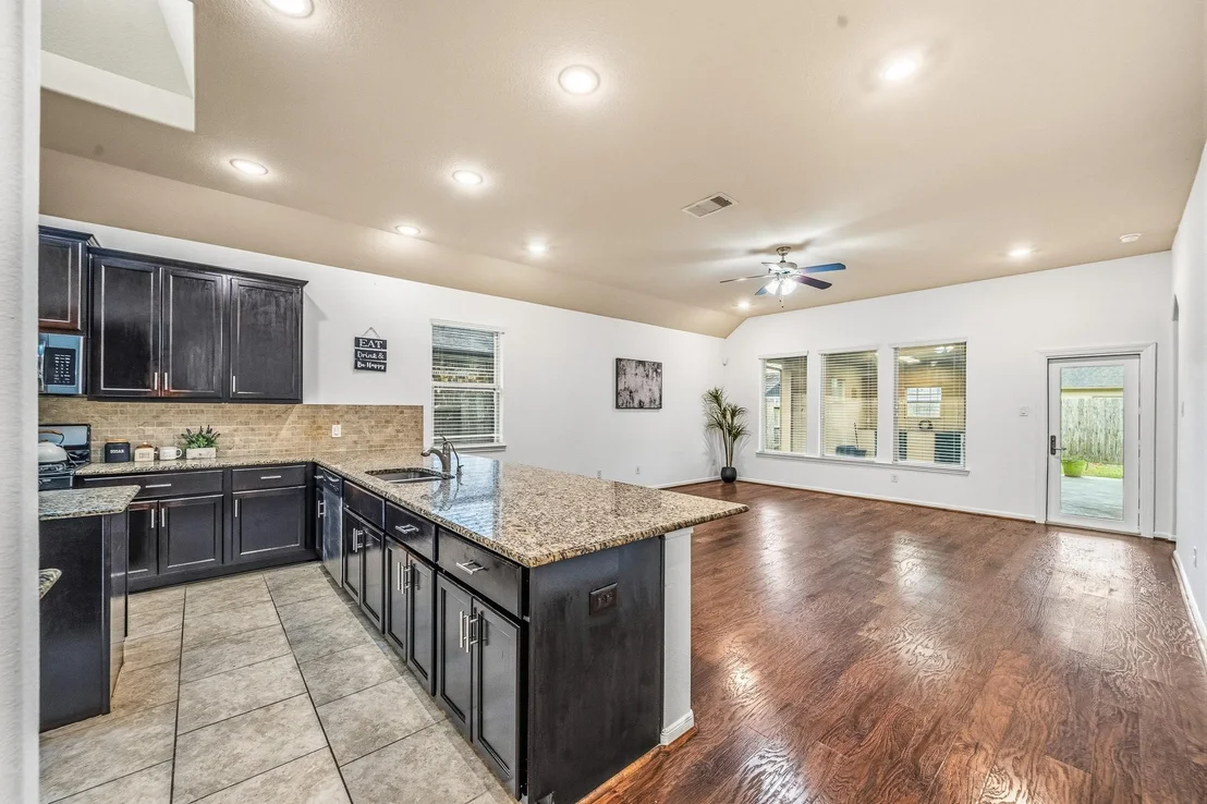 Photo of 1806 Oak View Lane
