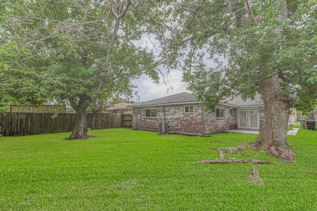 Photo of 5003 Denoron Drive