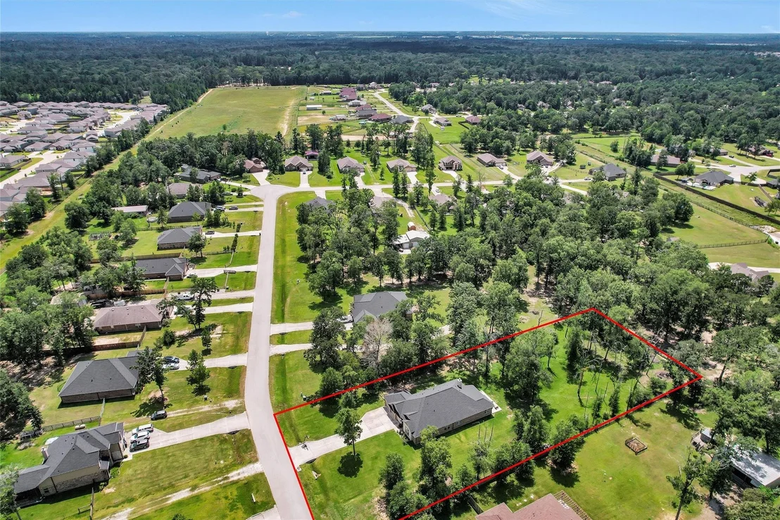 Photo of 9184 White Tail Drive
