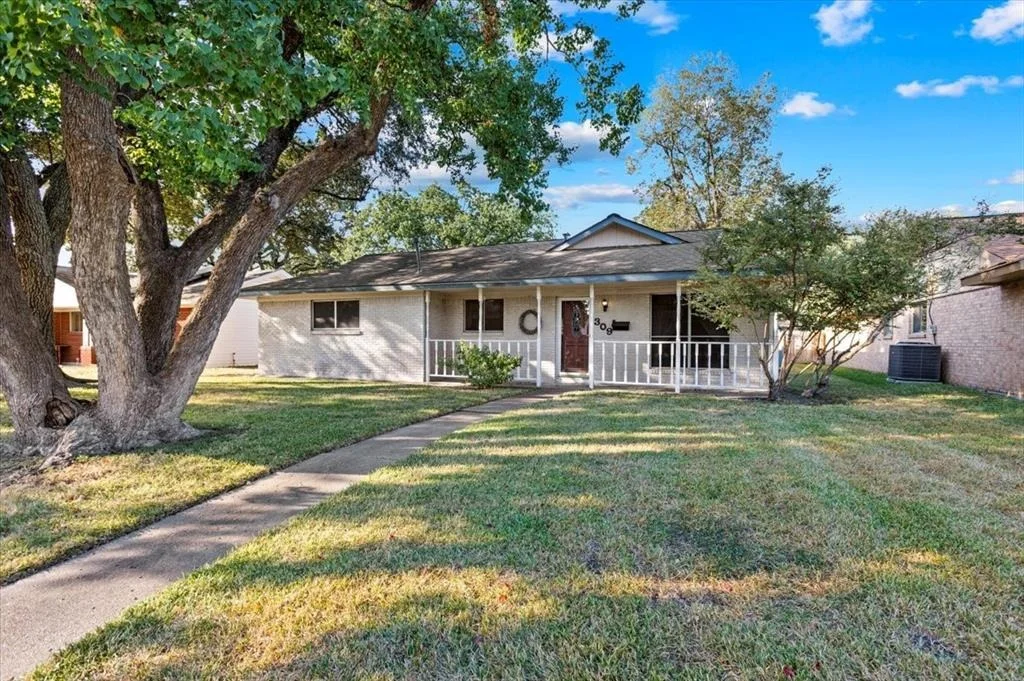Photo of 309 Helen Drive