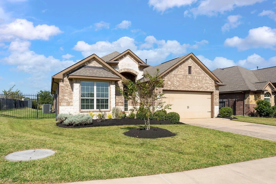 Photo of 3707 Lake Bend Shore Drive