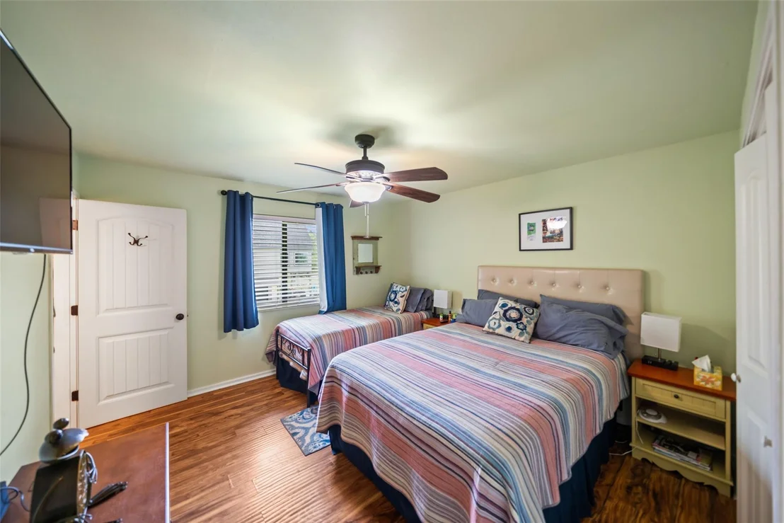 Photo of 121 Holiday Lane