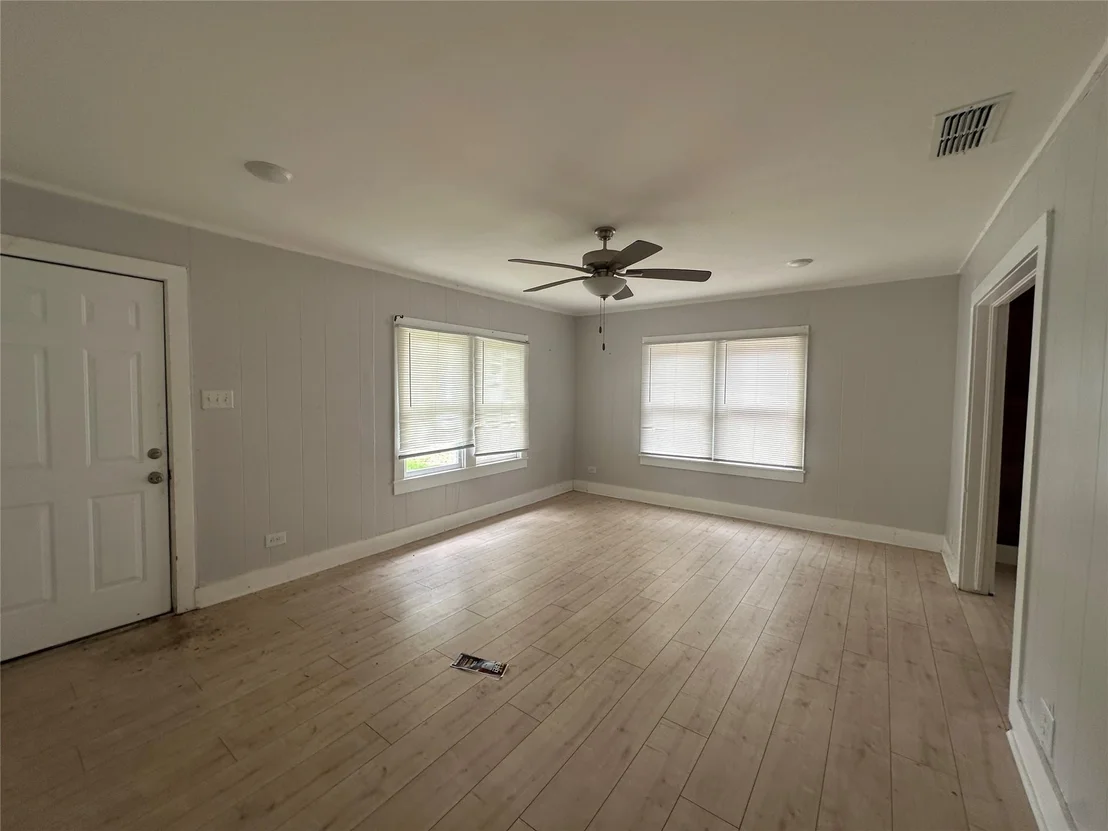 Photo of 617 N Trinity St