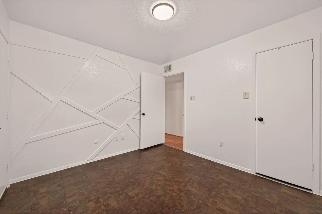 Photo of 10014 Walnut Glen Drive